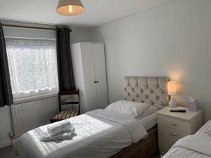 Standard Twin Room with Shared Bathroom room in St Anne's Road Guest House