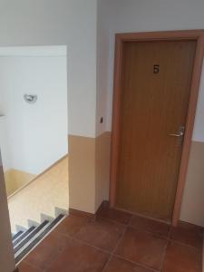 podkrvnī byt pro dva s kuchyňou