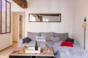 Appartements Cocon a Bulles Chic vue Cathedrale avec Spa-jacuzzi : photos des chambres