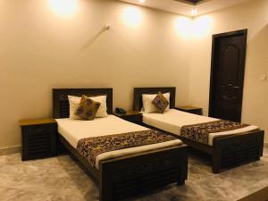 Budget Double Room room in Hotel Pakeeza One
