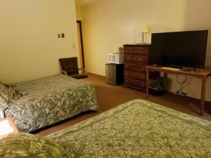 Double or Twin Room room in Kancamagus Swift River Inn