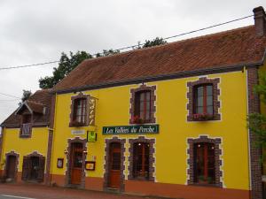 Hotels LOGIS-Auberge Les Vallees Du Perche : photos des chambres