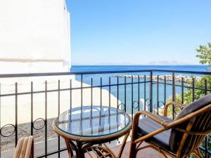 Inviting Apartment in Therma with Balcony Ikaria Greece