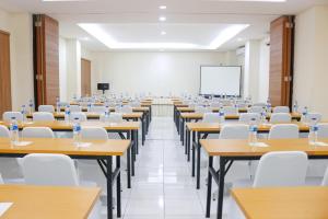 LeGreen Suite Ratulangi