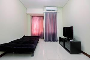 Elegant Nifarro Park 2BR Apartment with Best View By Travelio