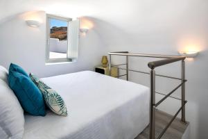 Siete Mares Luxury Suites Santorini Greece