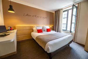 Hotels Hotel du Chateau Dinan - Originals Boutique : Chambre Quadruple