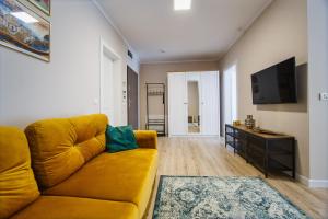 Light and Color at West Residence