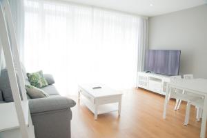 L1 O Grove Centro, Aire acondicionado, parking