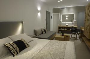 Oro Suites Syros Greece