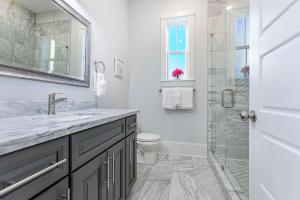 Hosteeva Chic Urban Retreat w Pool Steps to St Charles Ave and Near Bourbon St