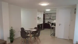 Orhidea Szuterén Apartman - Écs