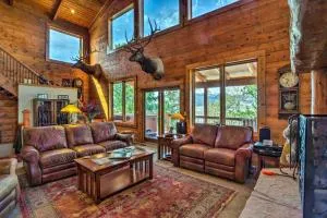 The Greisen Highlands Lodge Home with Amazing Views & Hot Tub - Como