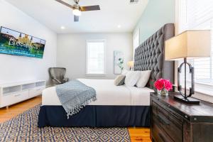 Stunning 4BR-5BR near French Quarter Homes by Hosteeva