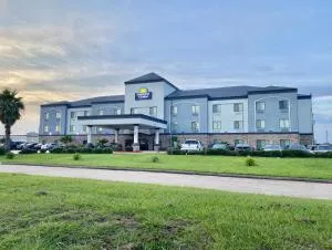 Days Inn & Suites by Wyndham Houston / West Energy Corridor - 斯塔福德