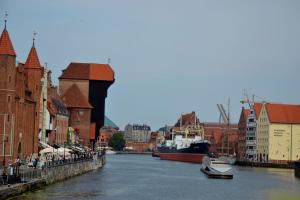 Apartamenty Centrum nad Motławą z widokiem na patio z balkonem