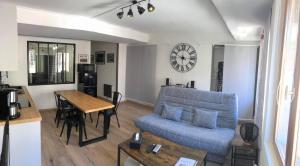 Appartements chez Delphine et Guillaume au coeur de Semur en Auxois : photos des chambres