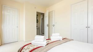 Shore Thing - Stylish Townhouse with Sea Glimpses and Large Garden