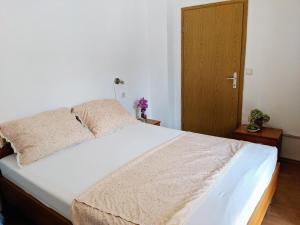 One-Bedroom Apartment with Terrace room in Apartments with a parking space Vodice - 18428