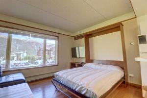 TL207 Telemark Lodge condo