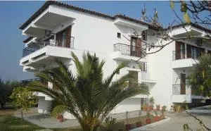 Yianna Studios & Apartments - 基拉奇尼