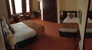 Deluxe Family Room room in Arundel House Hotel