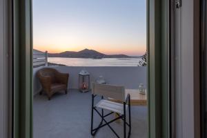 Lorenzo Studios and Suites Paros