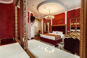 Presidential Suite room in De Paris Hotel