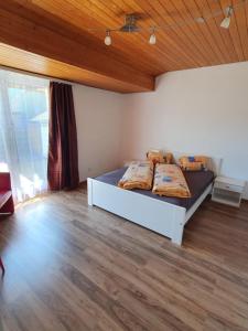 Three-Bedroom Apartment room in Minster Hotel