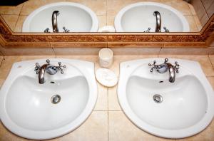 PRAGUE LUXURY VILLA, JACUZZI, HI-SPEED WIFI, HBO, TERRACE