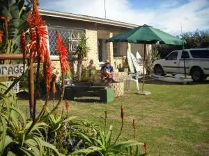 Anchorage Cottage & The Moorings - Cape St Francis