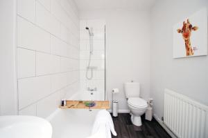 Inverness - Cardiff Stay, 2-Bed Home Sleeps 4 & Netflix