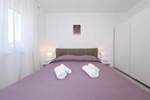 Sunny and restful apartment with free parking Lily