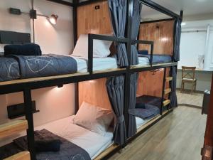Phòng Gia Đình Có Vòi Sen (Family Room with Shower)