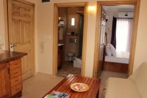 Cundavilla Hotel & Suites
