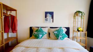 Sunny 45m2 Penthouse with Balcony and Terrace - R65C