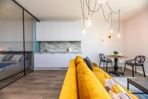 Modern spacious studio w Sea Views