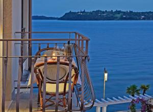 Standard Double or Twin Room with Partial Lake View and Balcony room in Hotel Du Lac