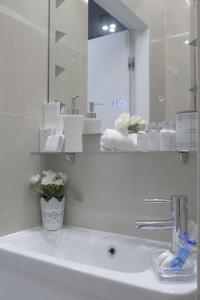 WLR Apartments - Hoza III