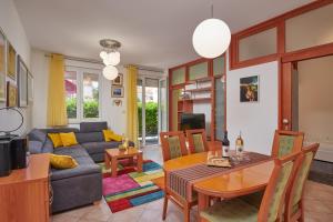 Family Apartment Dubrovnik - private jacuzzi terrace, private parking