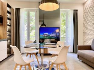 Maxim - Easy Home Booking