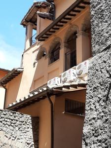 IL TEATRO ALLOGGI