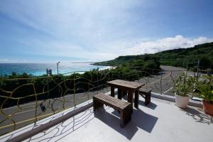 Phòng Deluxe hướng biển giường đôi (Deluxe Double Room with Sea View)