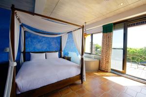 Phòng Cao Cấp Giường Đôi Hướng Biển (Superior Double Room with Sea View)