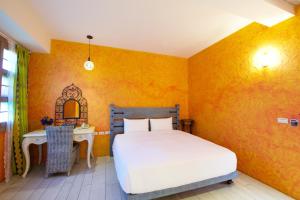Phòng Deluxe Giường Đôi Có Bồn Tắm (Deluxe Double Room with Bath)