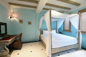 Phòng Deluxe Giường Đôi Có Bồn Tắm (Deluxe Double Room with Bath)