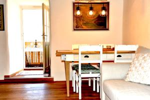 Haus am Hof - 15th century house at the lake, near the marketplace, with a balcony