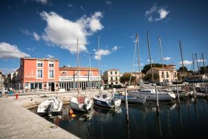 Hotels A La Voile Blanche : photos des chambres