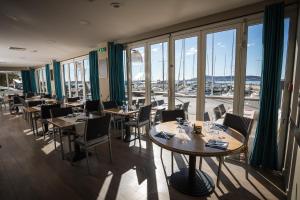 Hotels A La Voile Blanche : photos des chambres