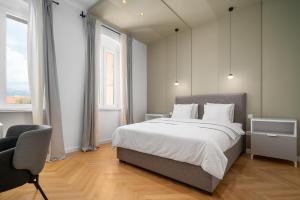 Grey Pearl Rooms